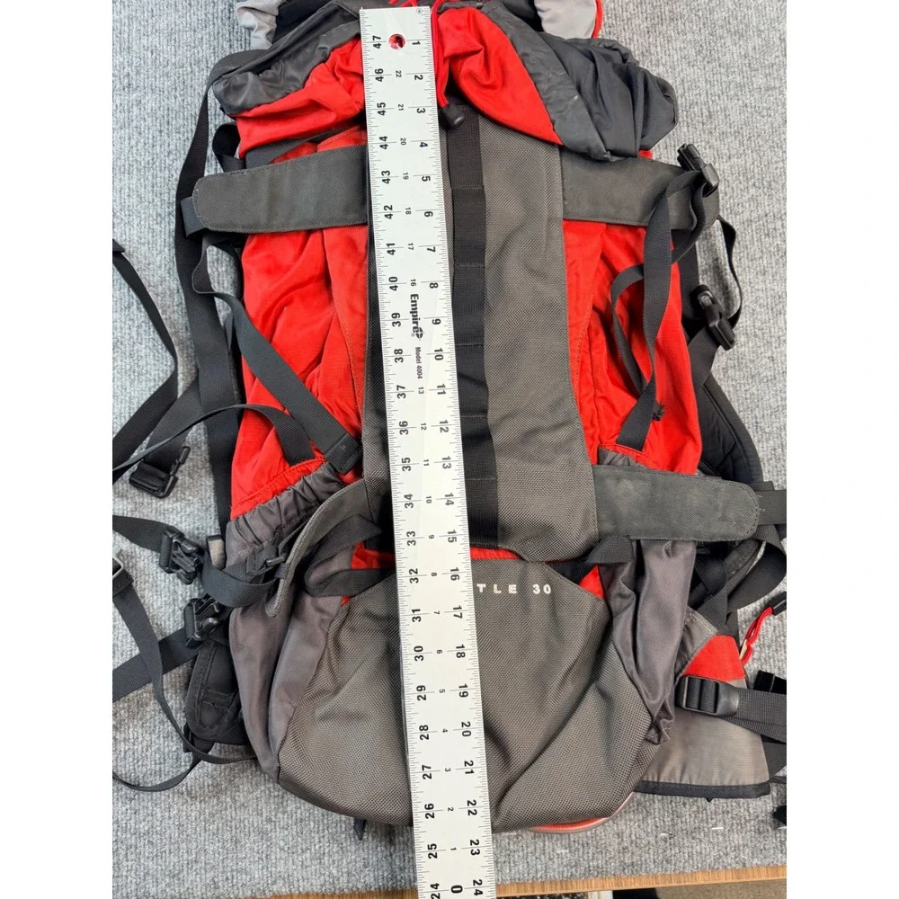 The‎ North Face Shuttle 30 Backpack Red Gray Hiking Travel Laptop Bag ASW3